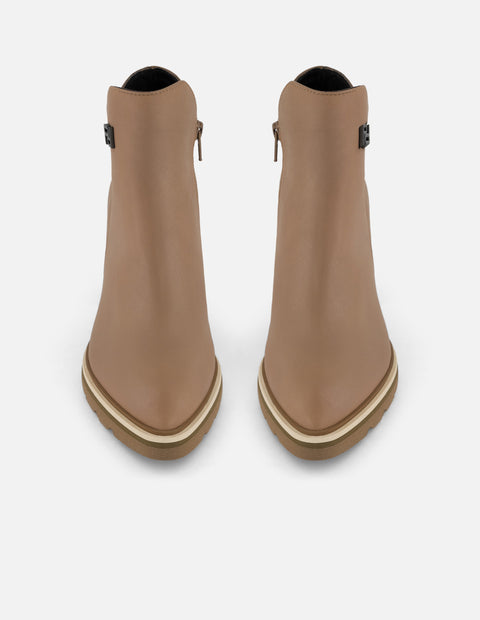 Botín de piel napa color topo para mujer con charms