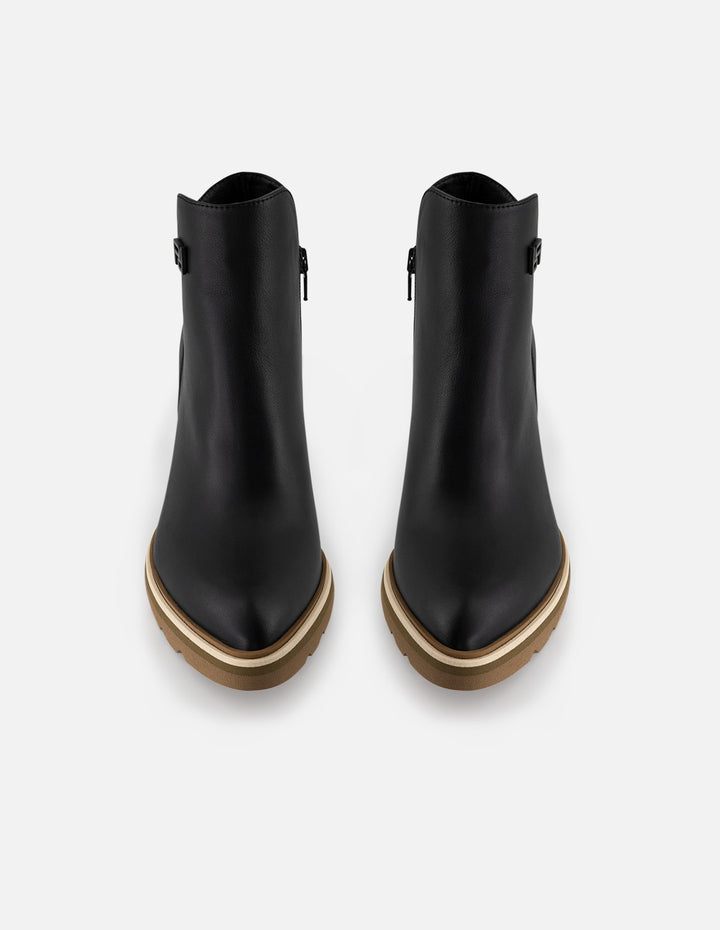 Botín de piel napa color negro para mujer con charms