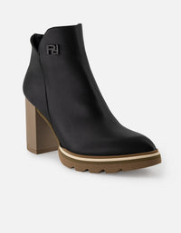 Botín de piel napa color negro para mujer con charms