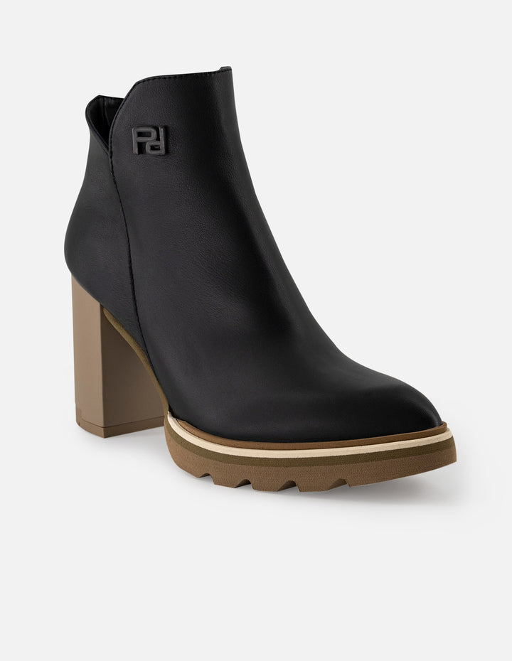 Botín de piel napa color negro para mujer con charms