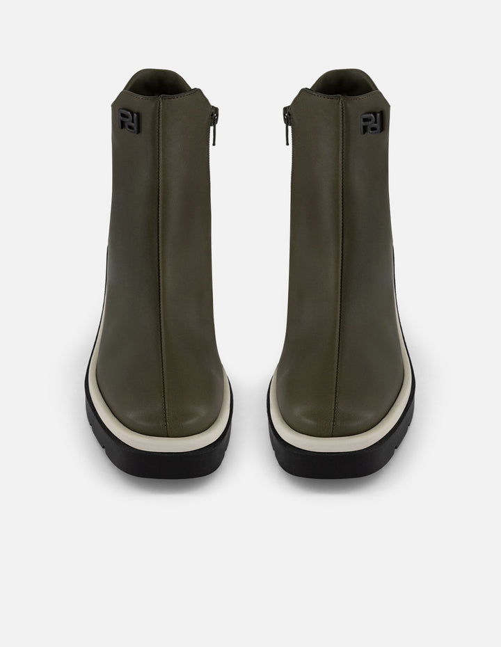 Botín de piel napa color caoba para mujer con contraste blanco