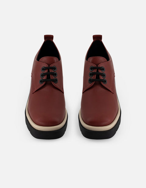 Blucher de piel color rojo para mujer con cordones