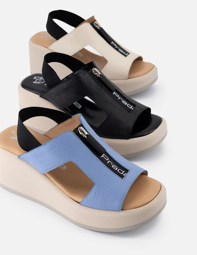 Sandalias de piel para mujer color azul con cierre decoratico