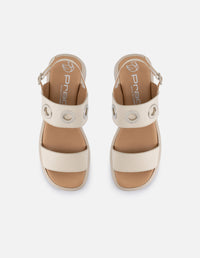 Sandalia de piel para mujer color hueso con detalle metálicos