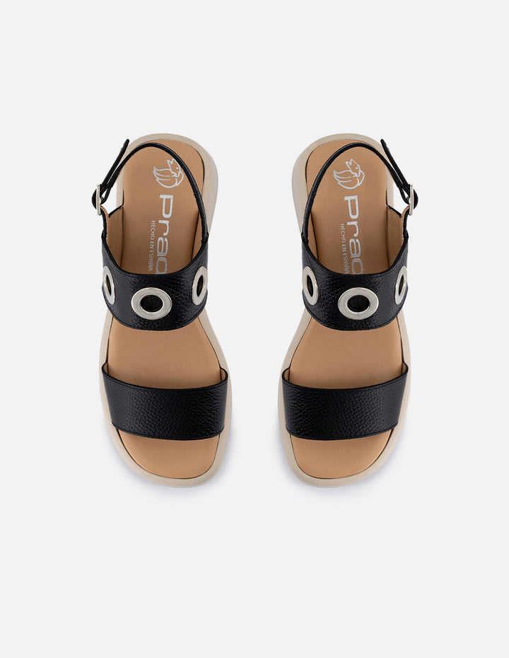 Sandalia de piel para mujer color negro con detalle metálicos