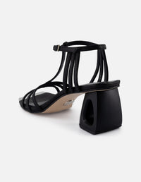 Sandalias de piel para mujer color negro con diseño de tiras