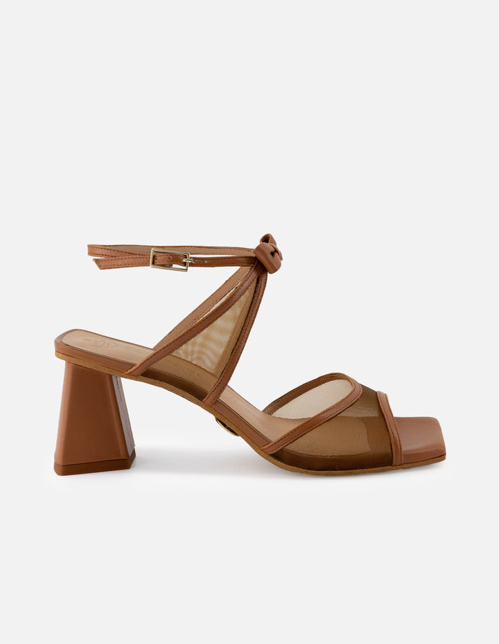 Sandalias de rejilla para mujer color cuero con detalles piel