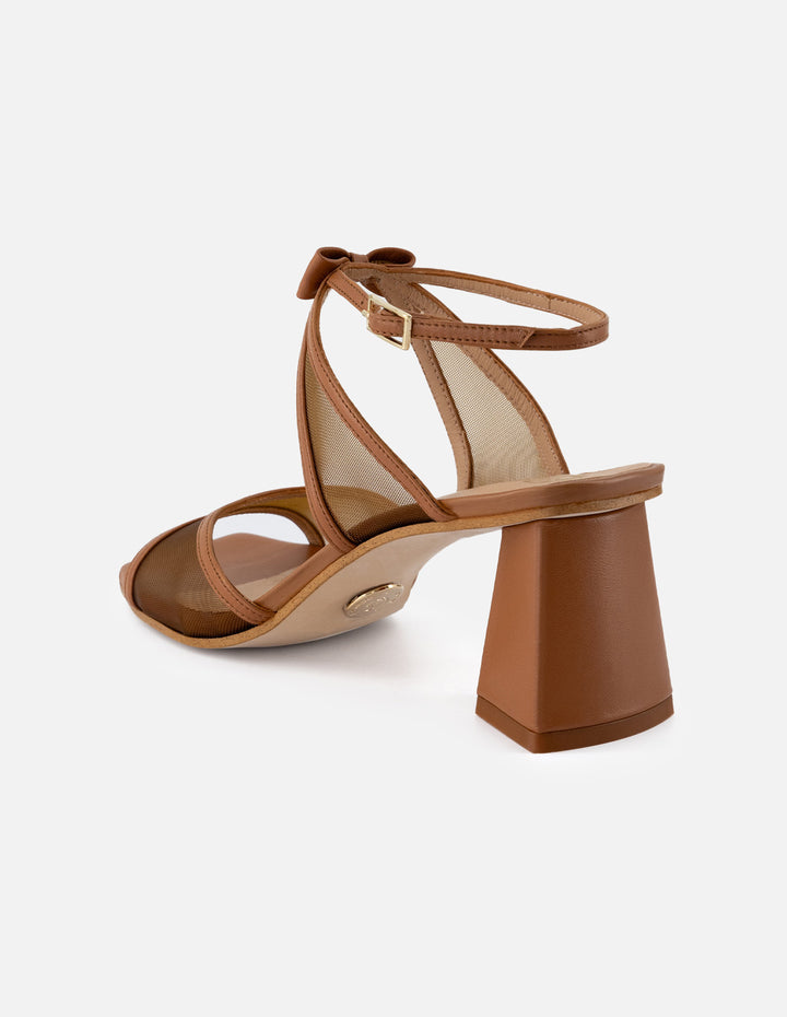 Sandalias de rejilla para mujer color cuero con detalles piel