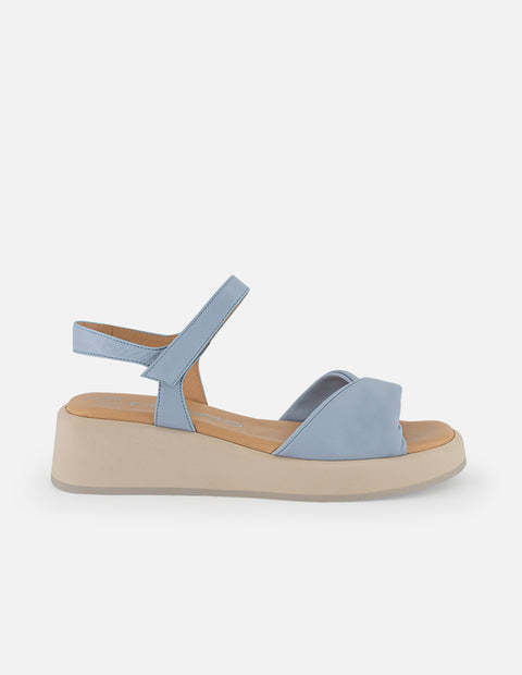 Sandalias azules en piel para mujer con plantilla ultra cómoda