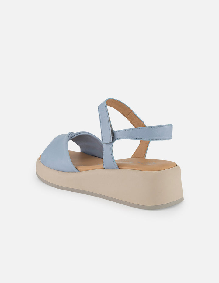 Sandalias azules en piel para mujer con plantilla ultra cómoda