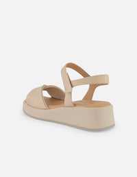 Sandalias blancas en piel para mujer con plantilla ultra cómoda