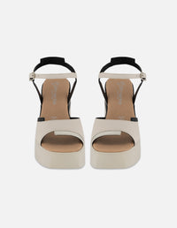 Sandalias blancas en piel con herraje metálico y plataforma para mujer