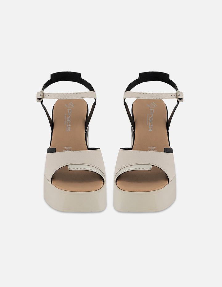 Sandalias blancas en piel con herraje metálico y plataforma para mujer