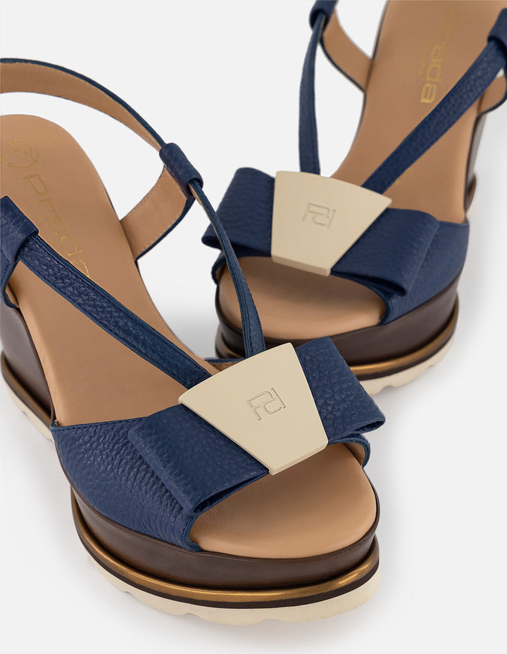 Sandalias azul piel para mujer con tiras delgadas