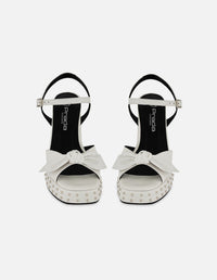 Sandalias blanco piel para mujer con moño suave frontal