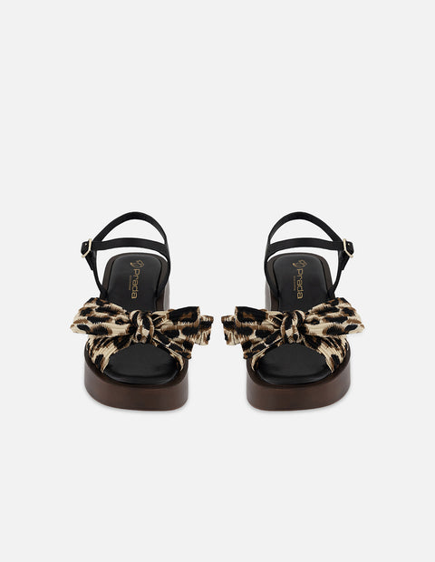 Sandalias animal print piel textil para mujer con pliegues