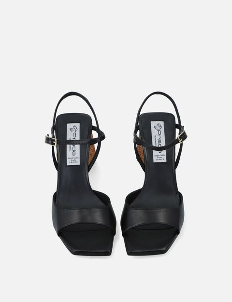 Sandalia de tiras en piel napa negra