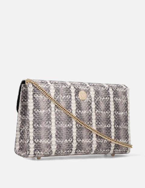 Bolso con solapa en piel grabada color gris