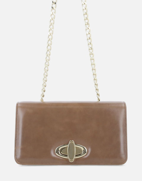 Bolso clutch en piel marrón con cadena oro ajustable para mujer