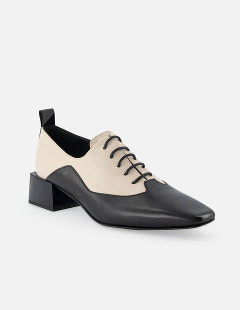 Zapato Oxford de piel bicolor para mujer con cordones tubulares