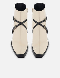 Botín de piel color blanco para mujer con detalles en contraste