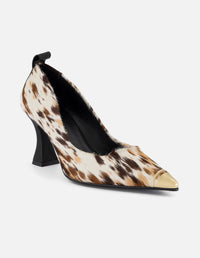 Zapatilla café pelo para mujer con pelo en tonos cafés