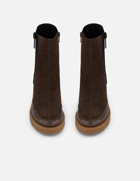 Botines café ante y charol para mujer cierre decorativo
