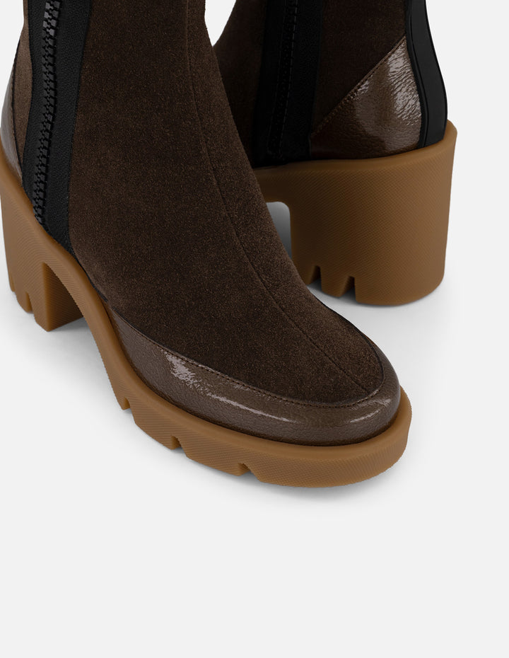 Botines café ante y charol para mujer cierre decorativo