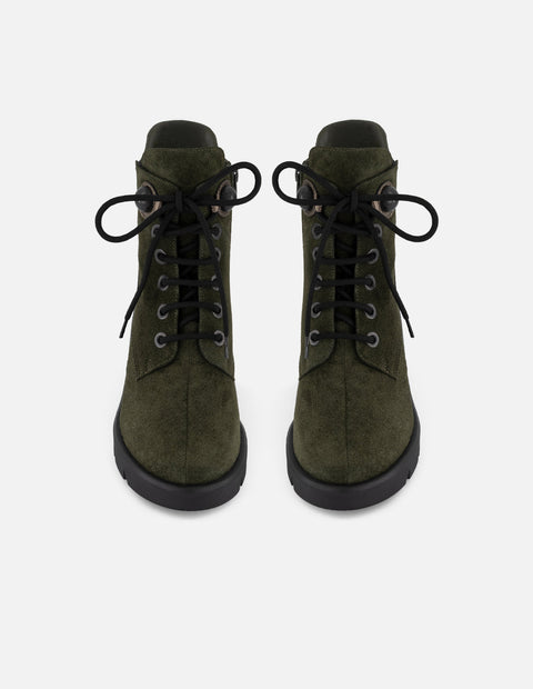 Botines verdes ante para mujer estoperoles decorativos