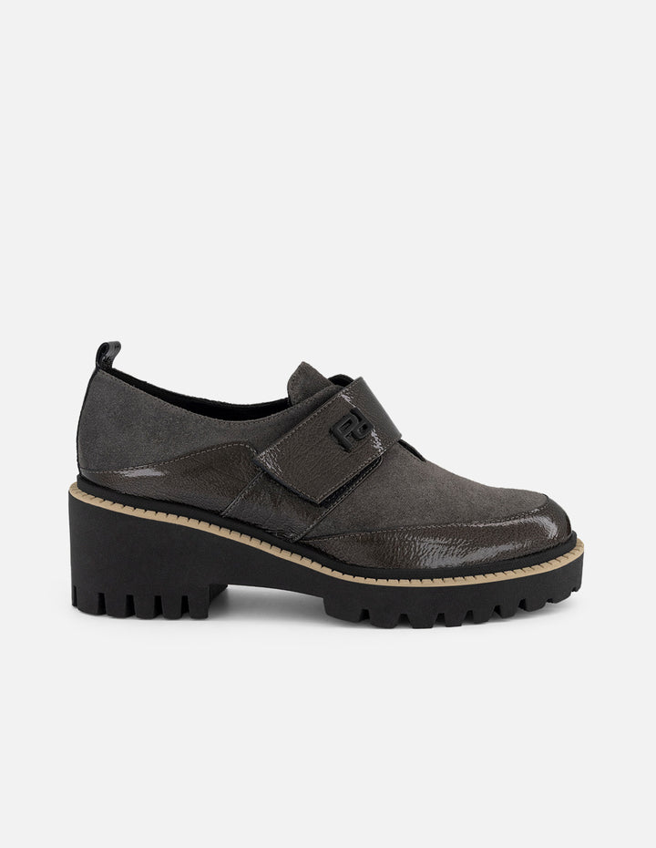 Zapato monk gris ante y charol para mujer charm Pd