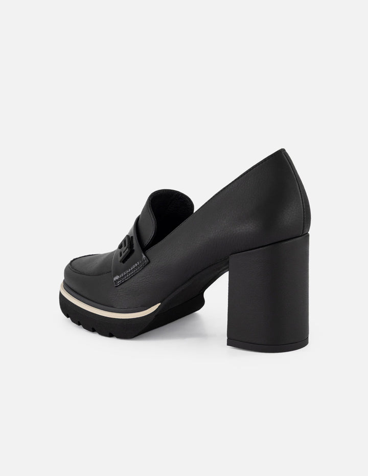 Mocasines negro piel charol para mujer Charm Pd