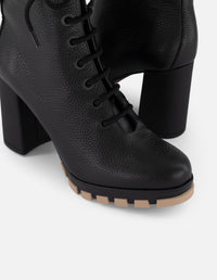 Botines negros piel bombeada para mujer con suela track