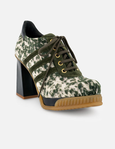 Zapato Oxford verde terciopelo para mujer con acabado print