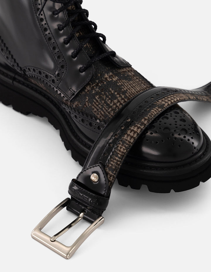 Bota negra piel y textil para hombre con combinación de materiales