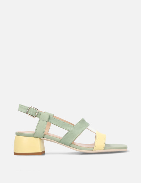 Sandalia tacón bajo en piel multicolor