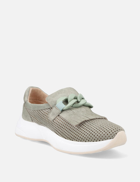 Tenis en piel ante con picado en color verde