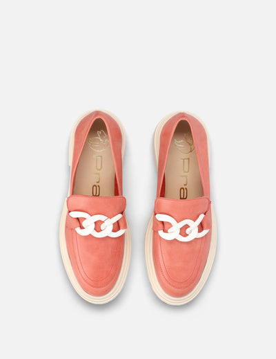 Mocasín suela dentada en piel napa color coral
