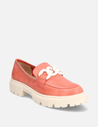 Mocasín suela dentada en piel napa color coral