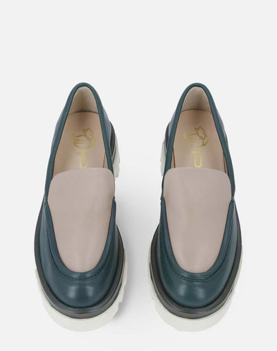 Mocasín en piel bicolor y suela dentada para mujer