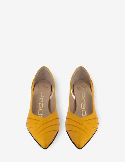 Zapatilla en piel napa color mostaza para mujer