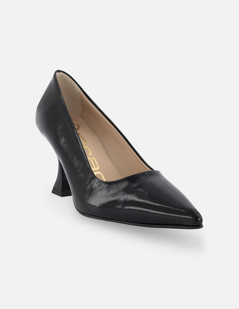 Zapatilla de piel charol color negro para mujer