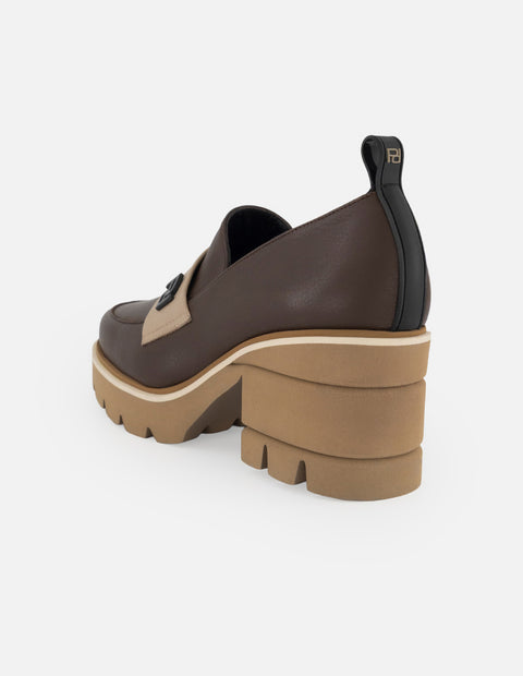 Mocasines café piel para mujer con logo Pd