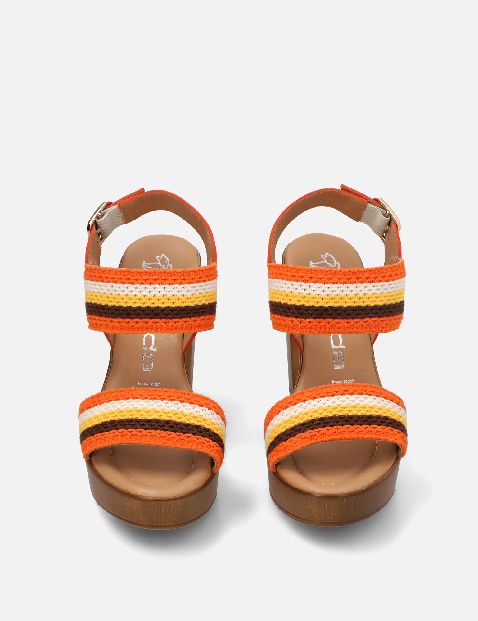 Sandalia con tiras apariencia crochet naranja