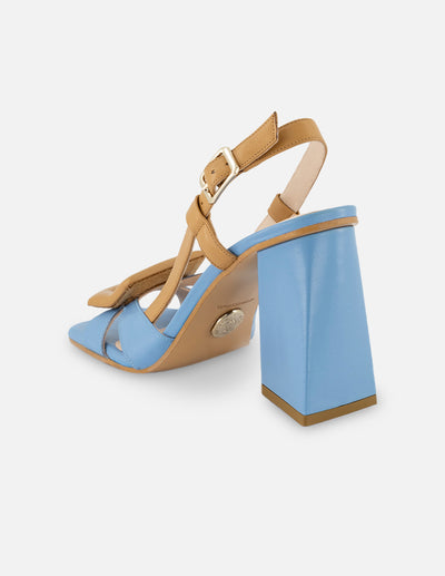 Sandalia de piel color azul para mujer con detalles color dorado