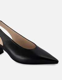 Zapatilla destalonada de piel color negro para mujer