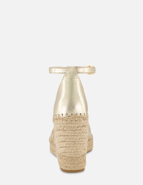 Alpargata en piel metalizada color dorado para mujer