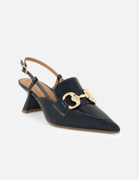 Zapatilla destalonada de charol color azul para mujer con hebillas color dorado