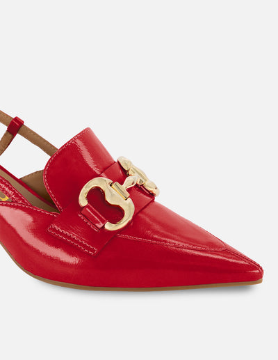 Zapatilla destalonada de charol color rojo para mujer con hebillas color dorado