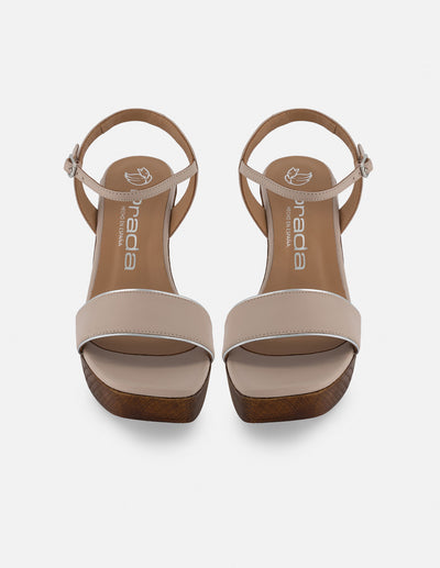 Sandalia de piel para mujer color nude con plataforma alta