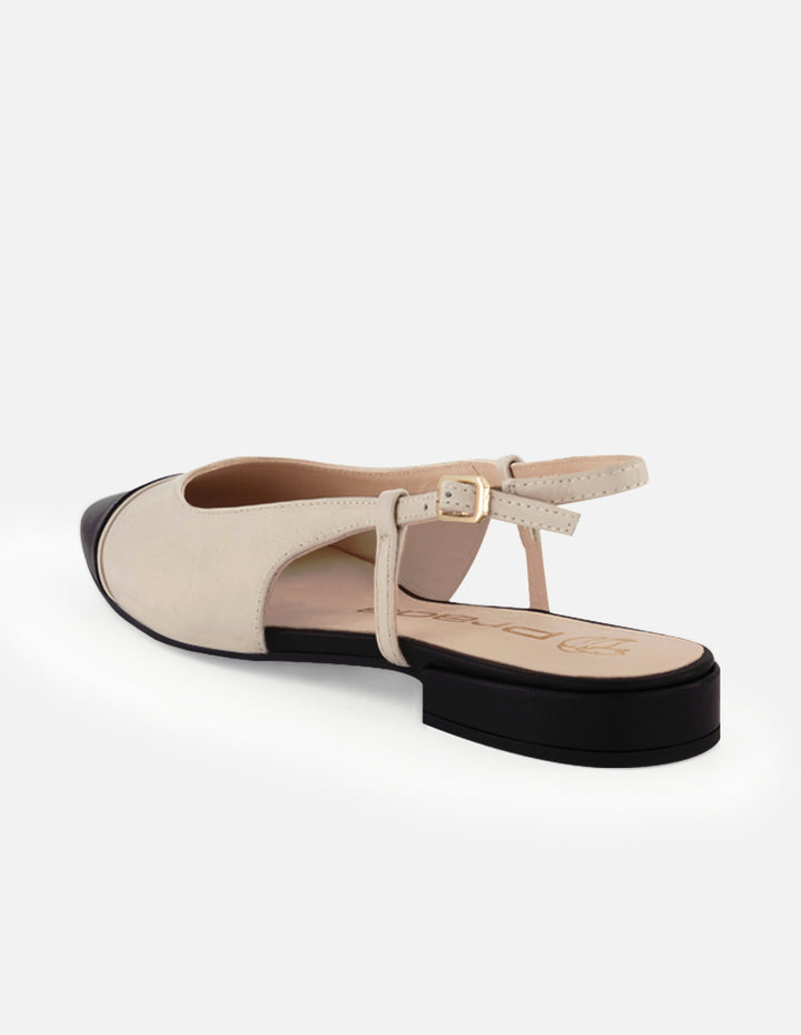 Zapato destalonado de piel color blanco con contraste en negro para mujer